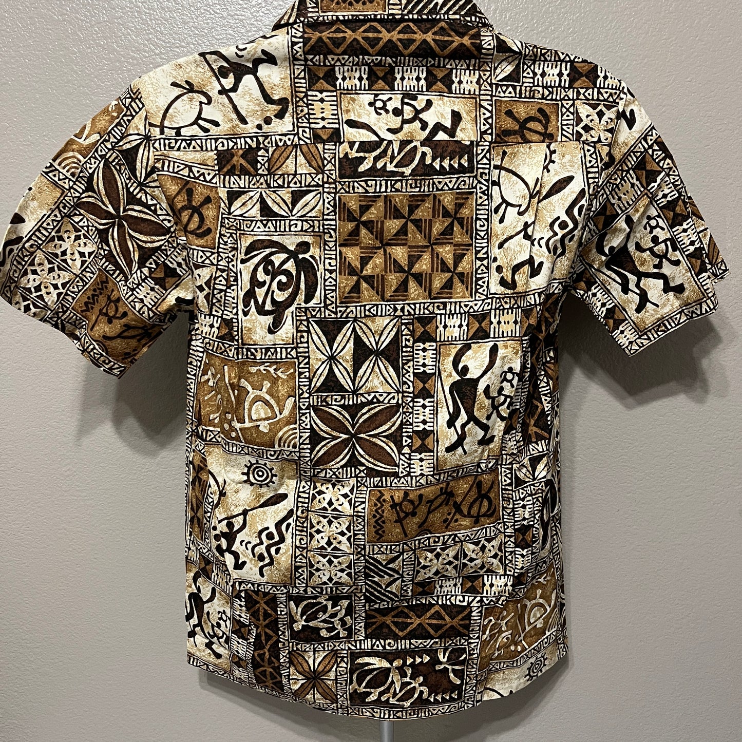 Box Honu Aloha Shirt